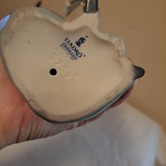 Excellent  Lladro  Presto 5759 boy magician with wand figurine - Picture 6 of 6